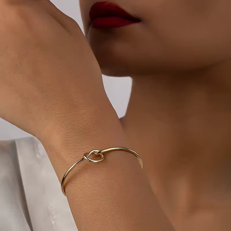 The "Connection" Knot Collection