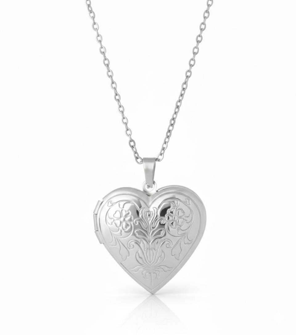 LoveLock Heart Locket – Custom Photo Pendant Necklace